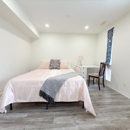 Cozy Room With Private Bath Near Don Mills Subway Toronto Exterior foto